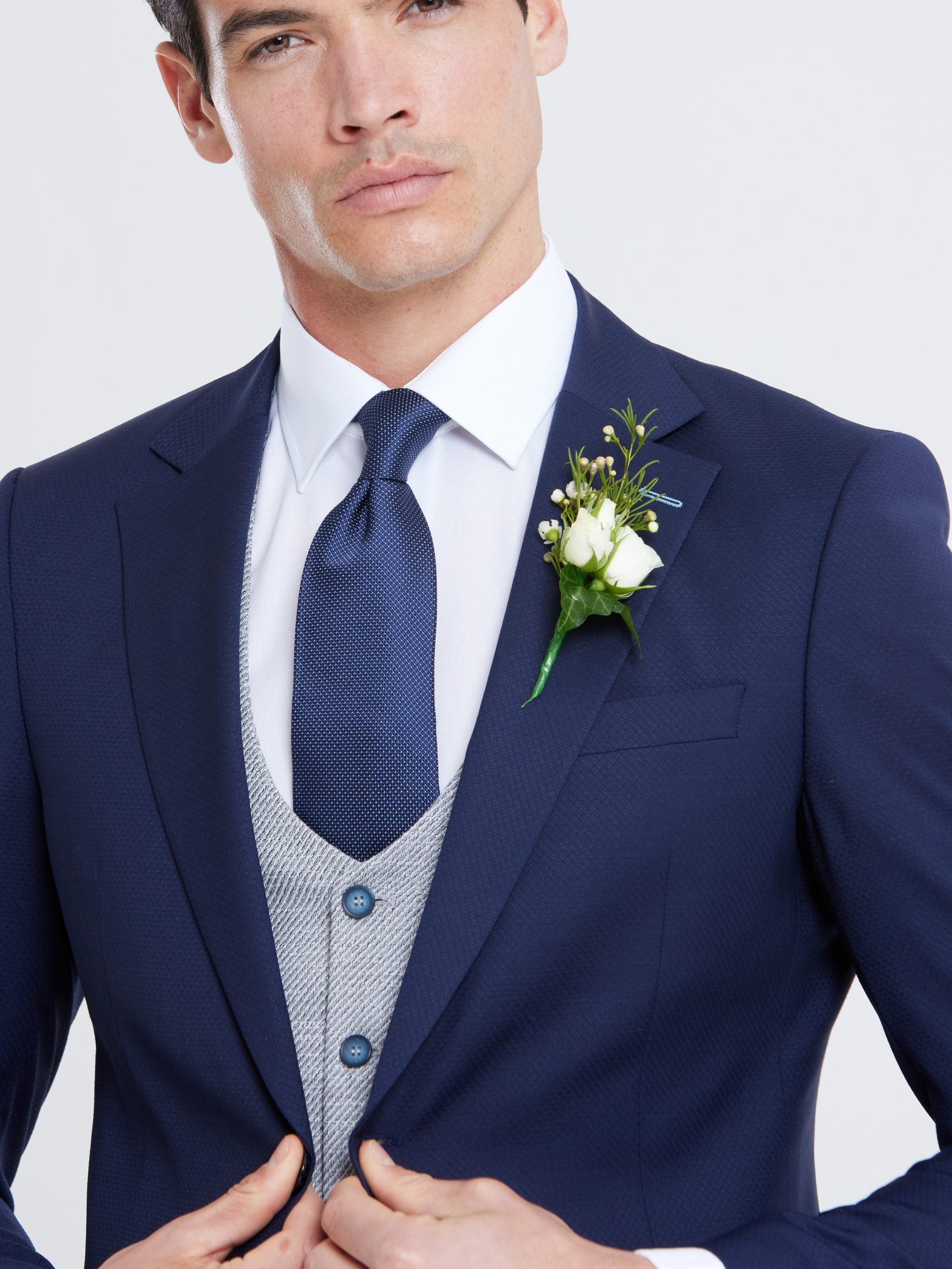 Benetti_Wedding_Suits_Harold_waistcoat_silver3