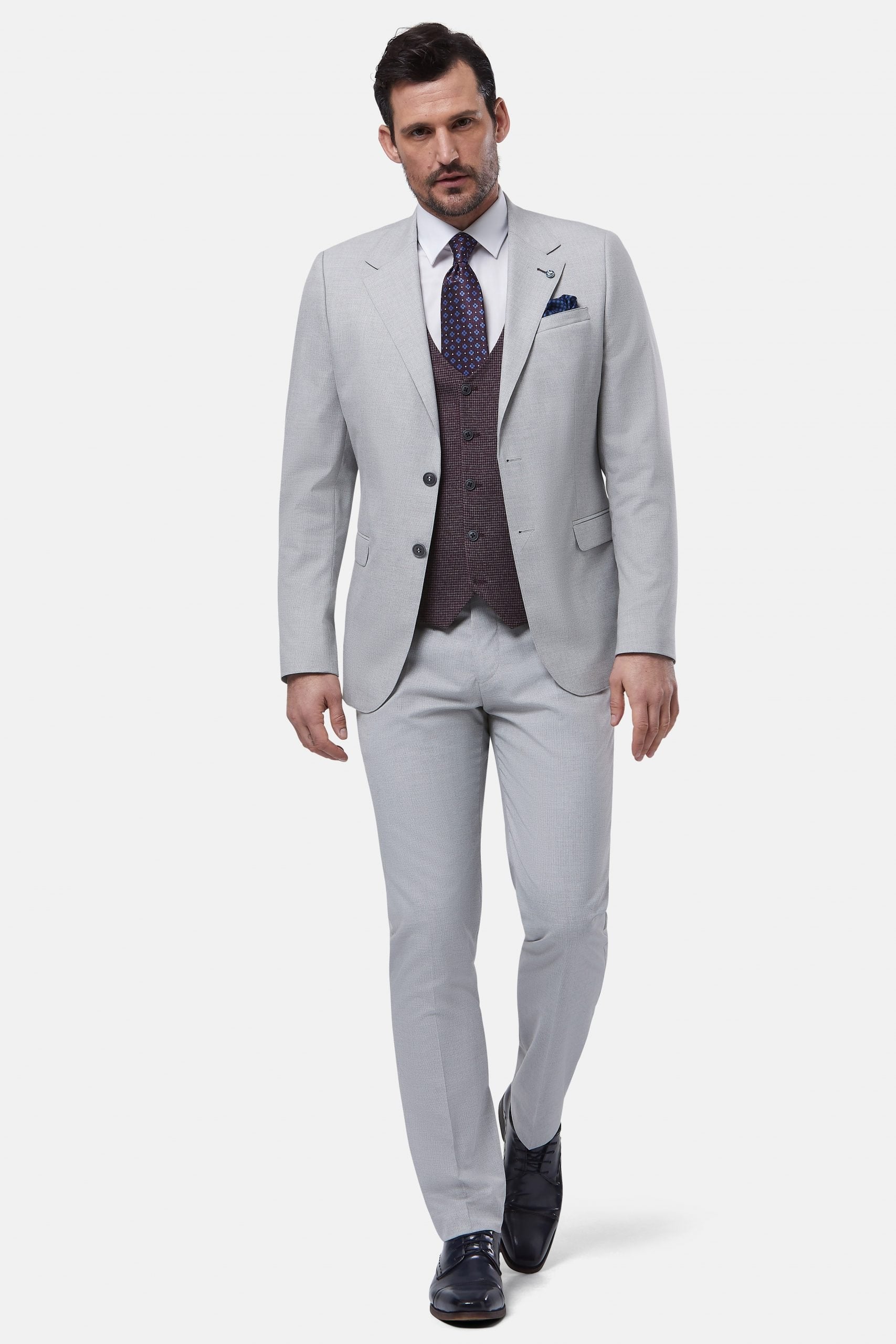 Benetti_mens_suit_London_silver