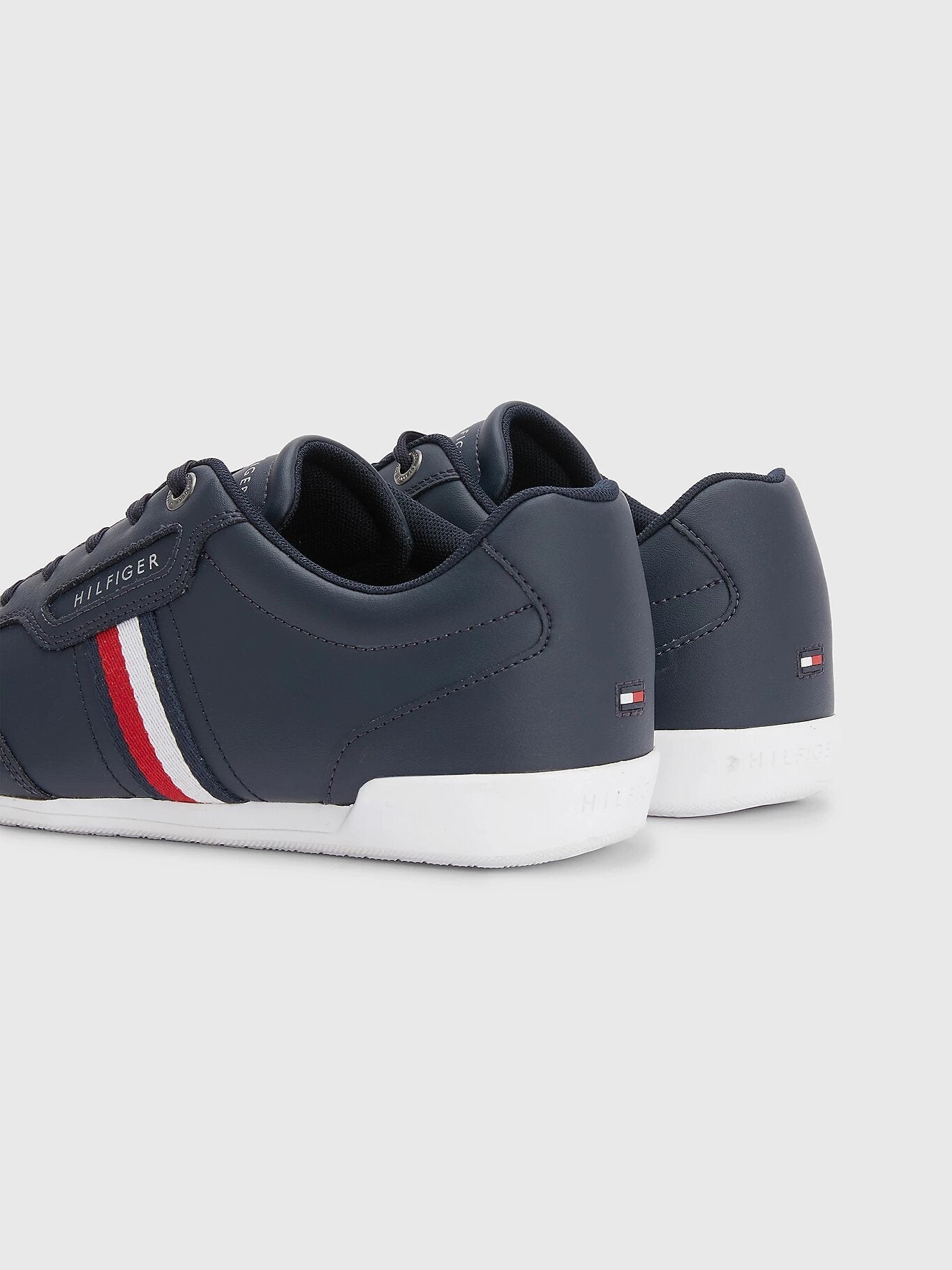 tommy_hilfiger_classic_signature_trainer_FM0FM04277_DW5-2