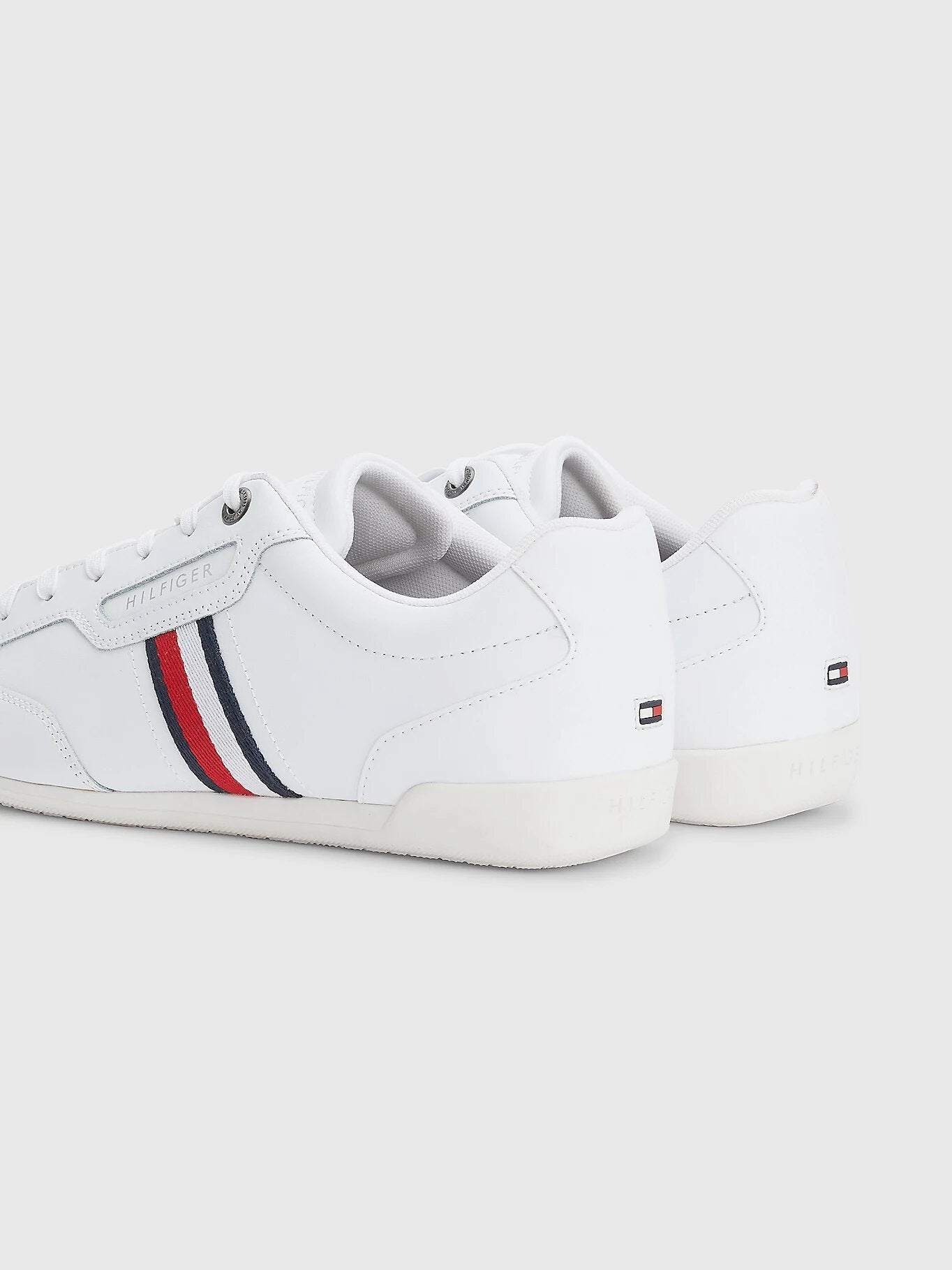 tommy_hilfiger_classic_signature_trainer_FM0FM04277_white.2